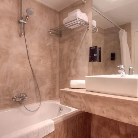 St Hotel 3*
