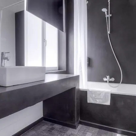 Hotel St 3*