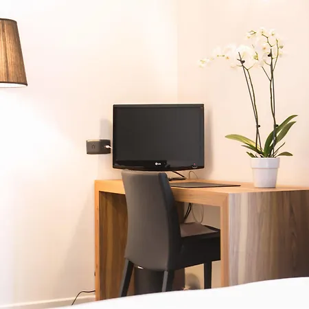 St Hotel Mons