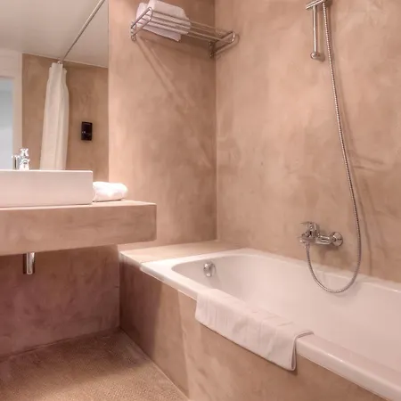 St Hotel 3*