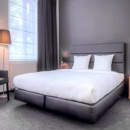 Hotel St 3*